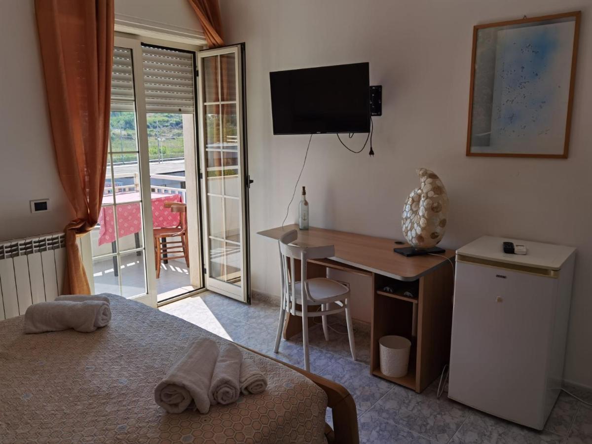Bed and Breakfast Rosy House Scalea Exterior foto
